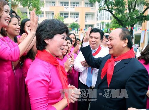 Mehr als 22 Millionen Schüler landesweit begrüßen das neue Schuljahr - ảnh 1